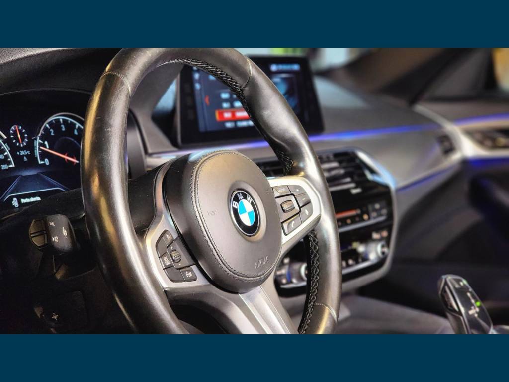 BMW 530i     2018