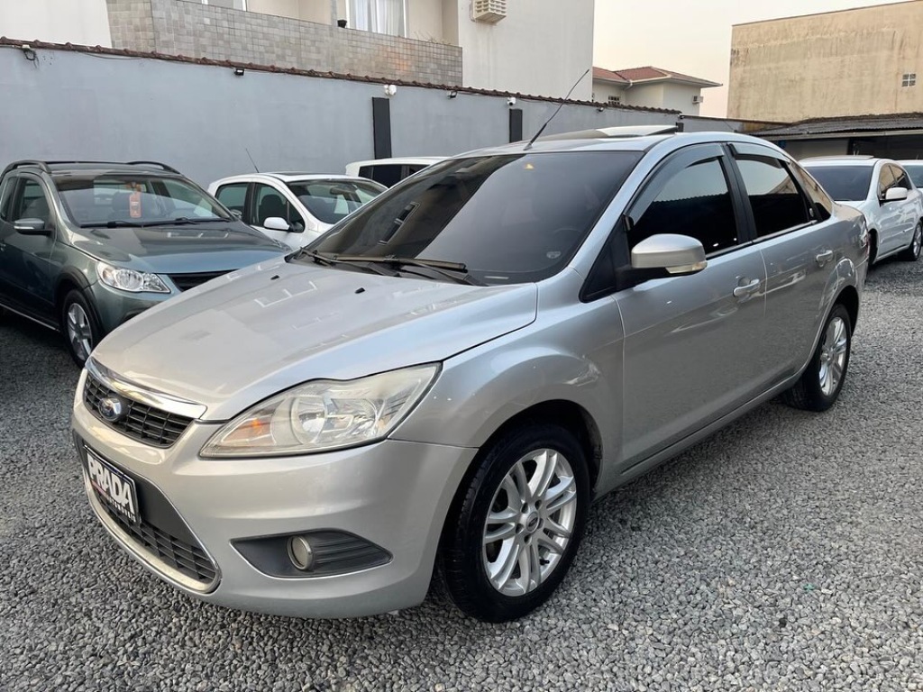 Ford Focus Sed. 2.0 Aut. titanium    2011