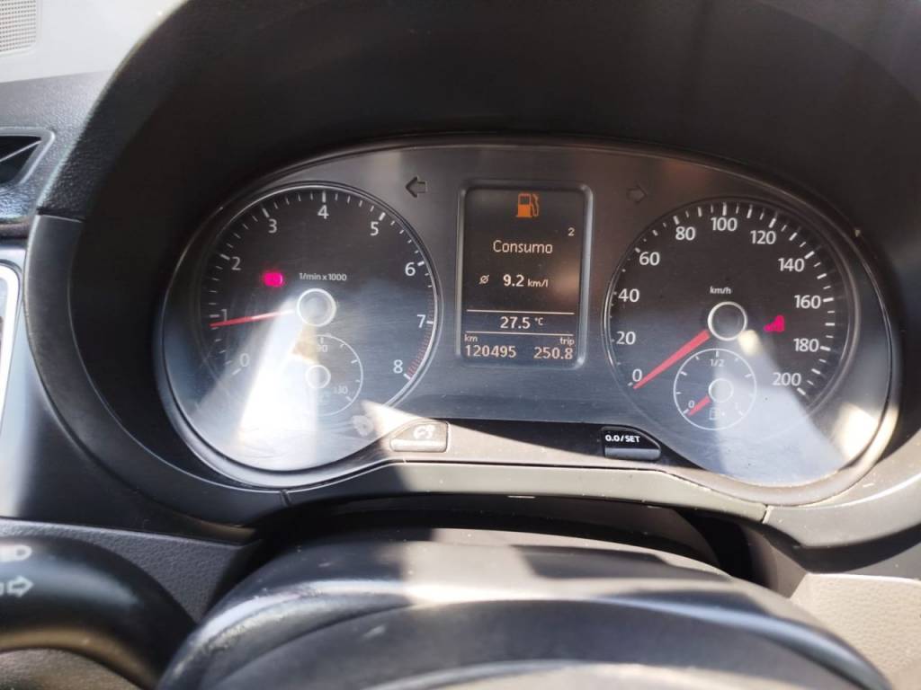 Volkswagen Fox 1.0 Mi Total Flex 8V 5p    2011