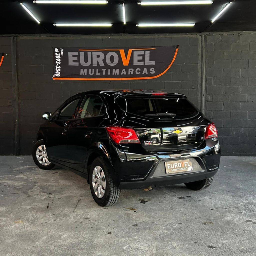 Chevrolet Onix Hatch lt 1.0 8v flexpower 5p mec.    2019