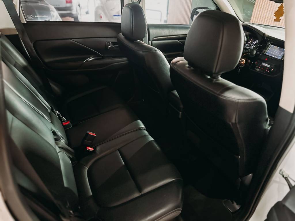 Mitsubishi Outlander 2.0 160cv aut. 16v    2016