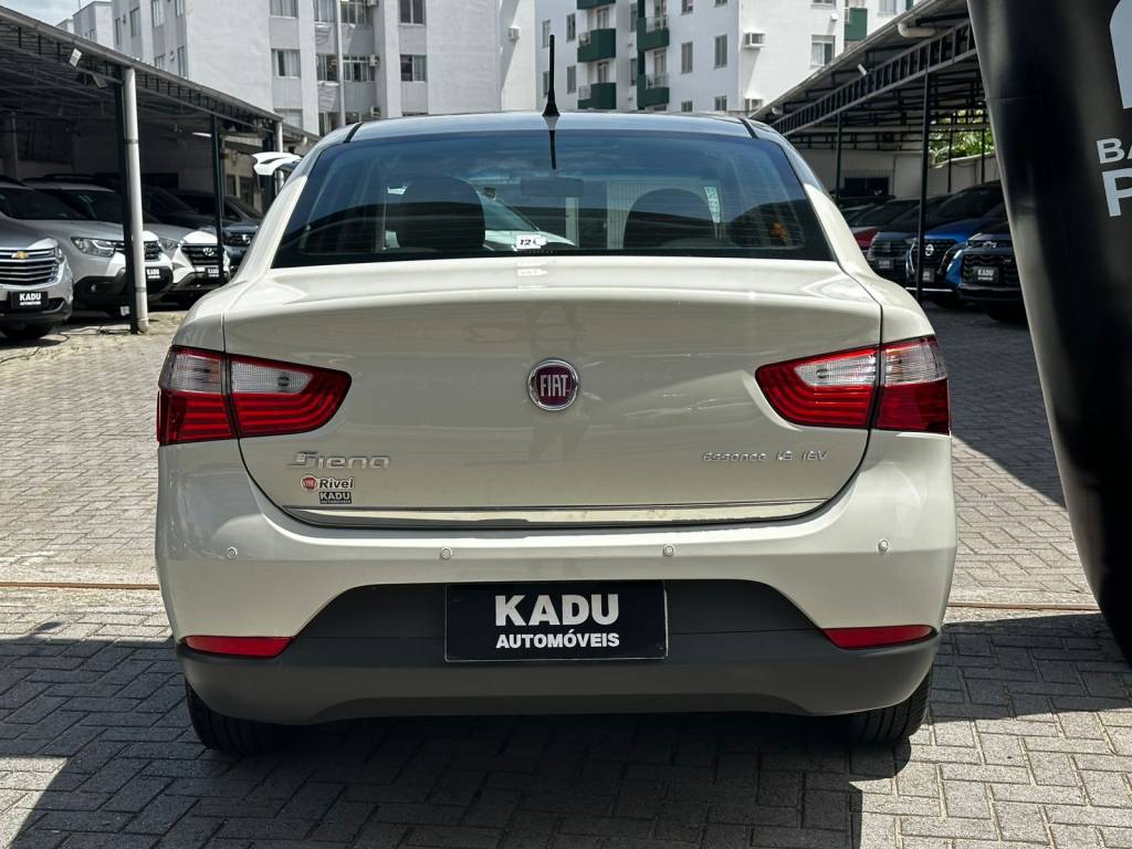 Fiat Grand Siena 1.6 16v    2015