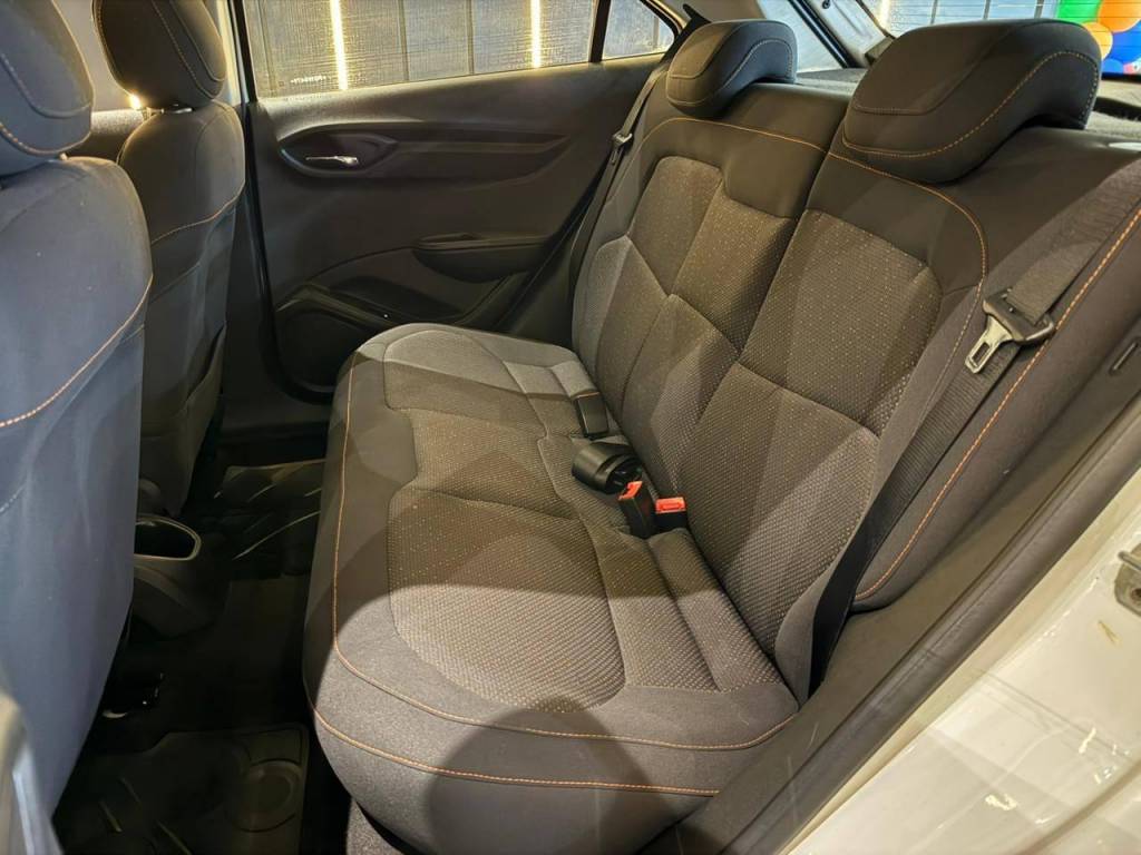 Chevrolet Onix Hatch ltz 1.4 8v flexpower 5p aut.    2015