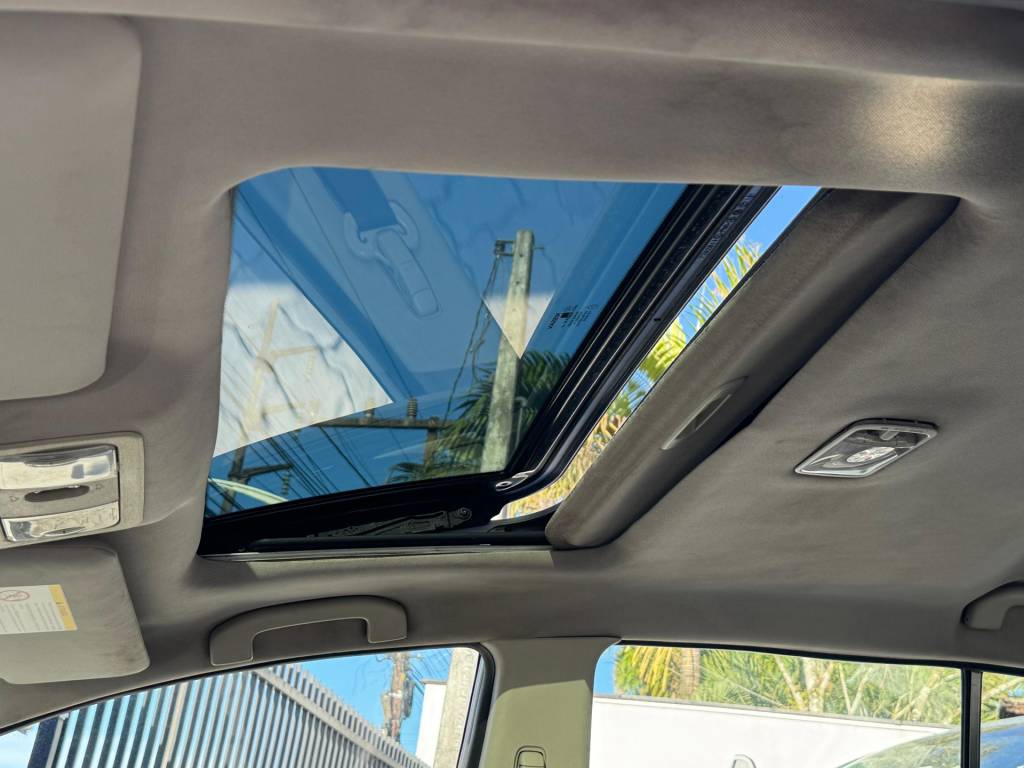 Nissan Tiida 1.8 sl flex aut. 16v    2013