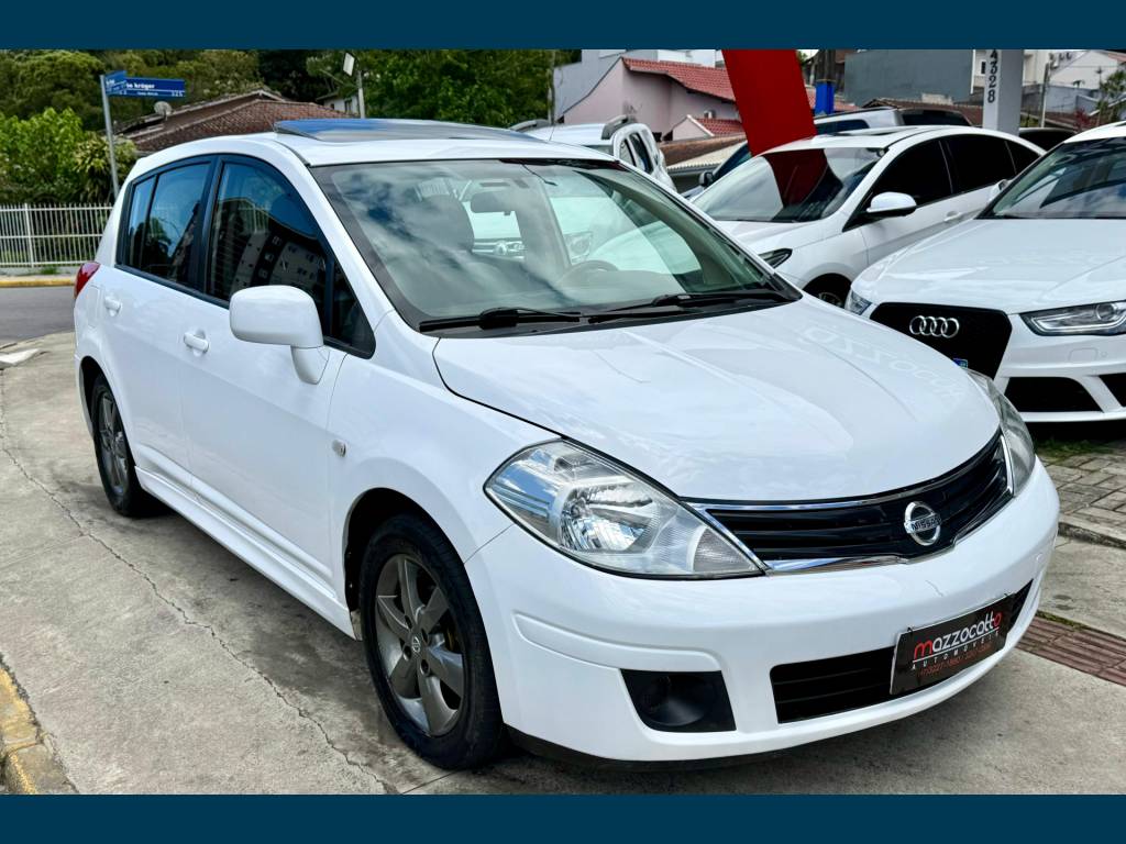 Nissan Tiida 1.8 sl flex aut. 16v    2013