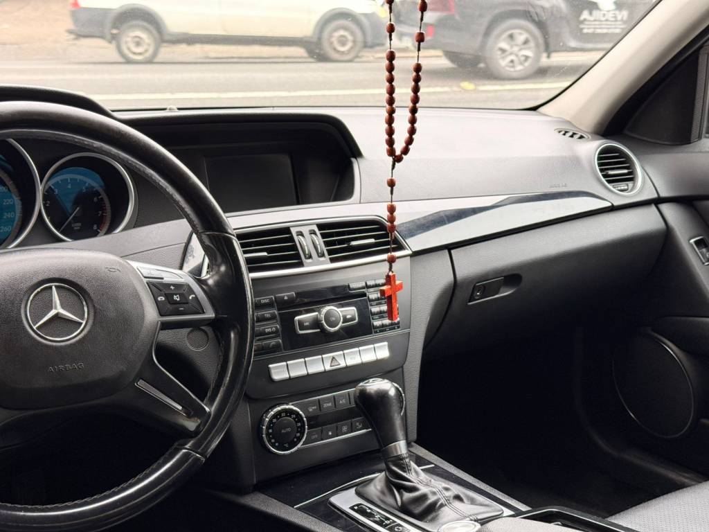 Mercedes Benz C 180 1.6 tb 16v 156cv aut.    2014