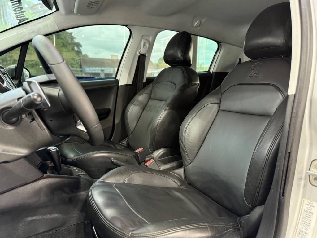 Peugeot 208 Act pack bva    2015