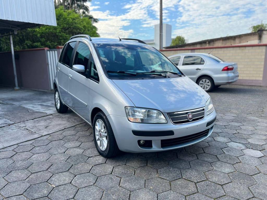 Fiat Idea 1.8 ELX    2010