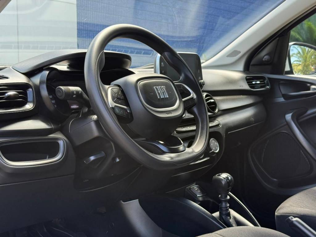 Fiat Cronos /  drive 1.3    2024