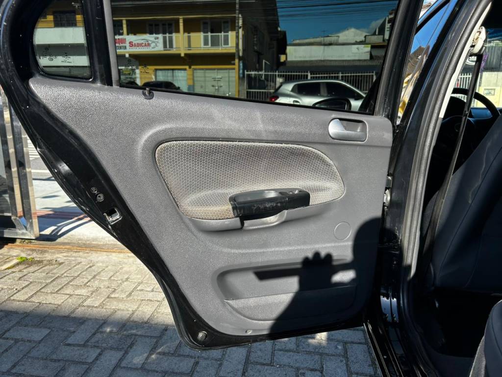 Volkswagen Gol 1.0 8v    2013
