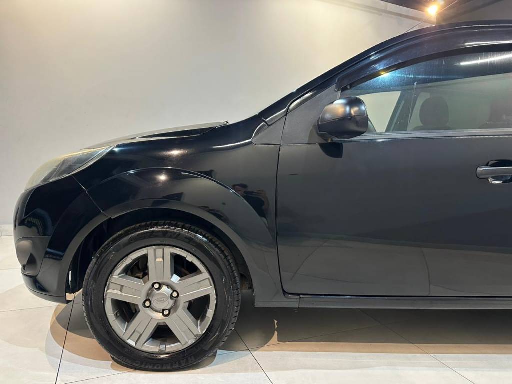 Ford Fiesta 1.6 sedan se flex    2011