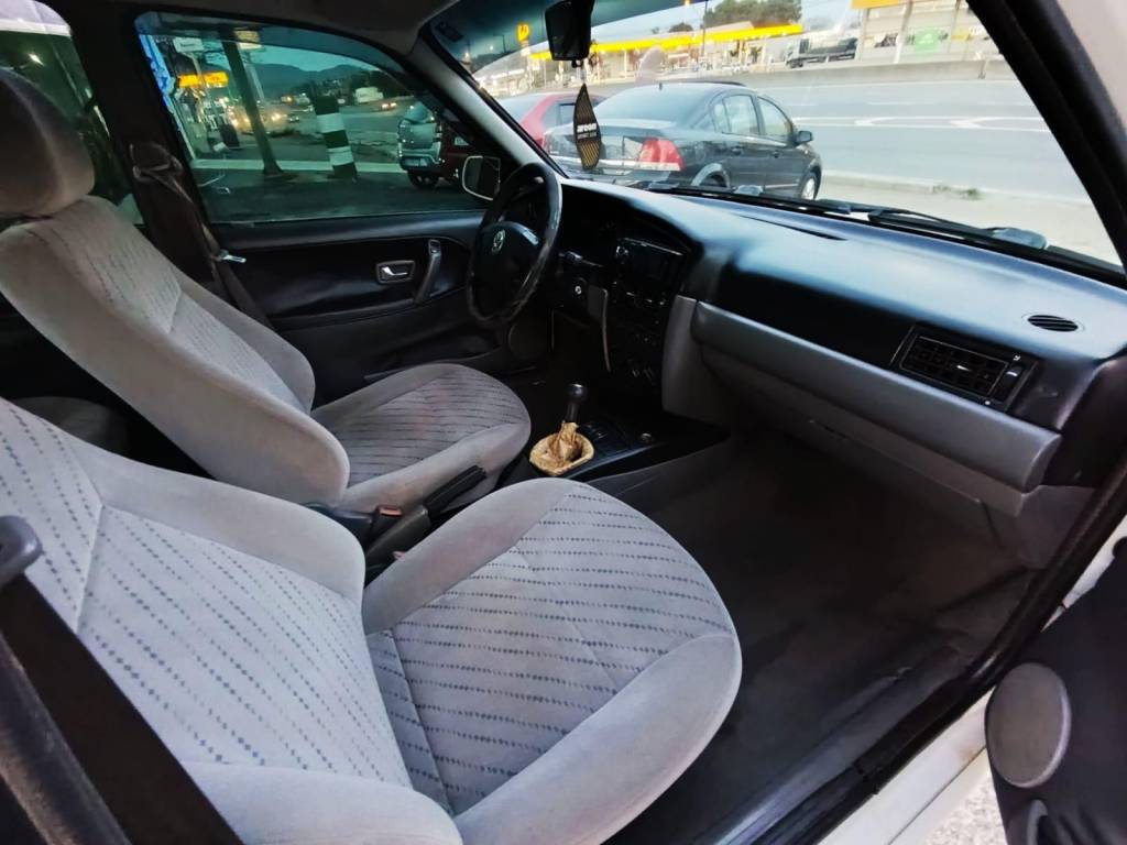 Volkswagen Santana Sedan    2004