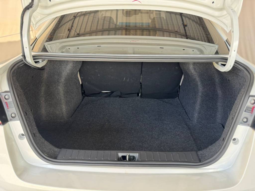 Nissan Versa 1.6 16v flex exclusive xtronic    2025