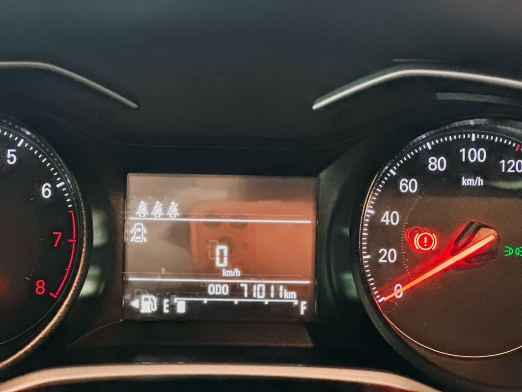 Chevrolet Onix 1.0 hatch lt flex mec. 12v    2023