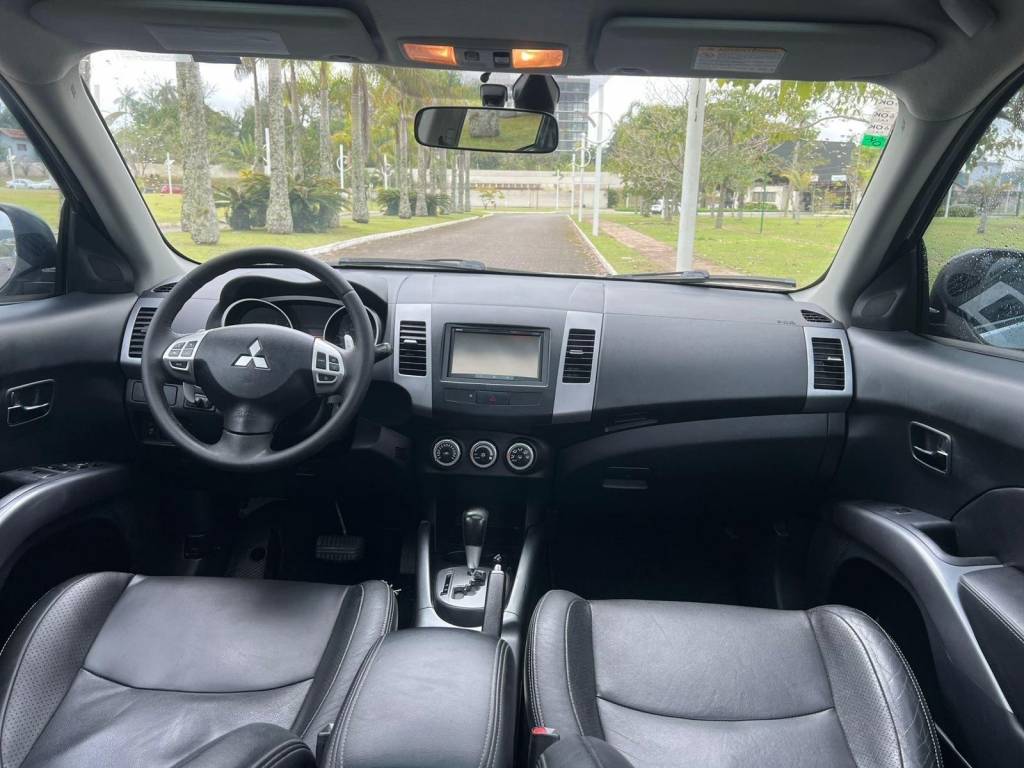 Mitsubishi Outlander 2.0 16v 160cv aut.    2012