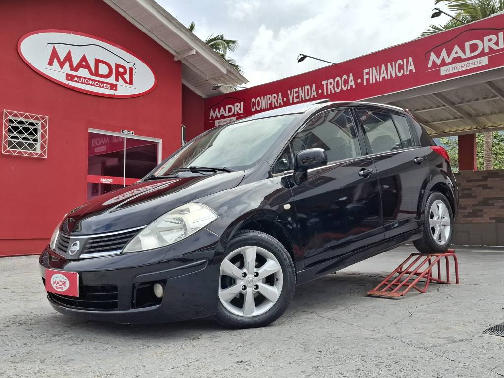 Nissan Tiida 1.8 16V    2012