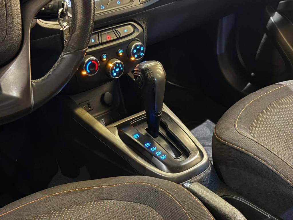 Chevrolet Onix Hatch ltz 1.4 8v flexpower 5p aut.    2015