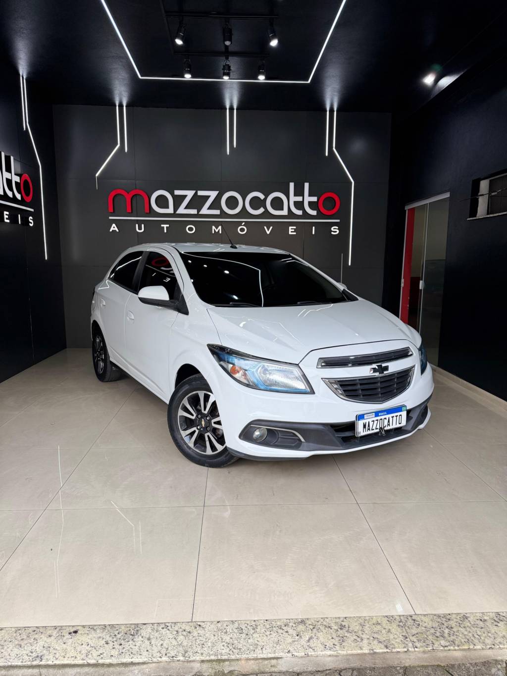 Chevrolet Onix 1.4 8v    2014