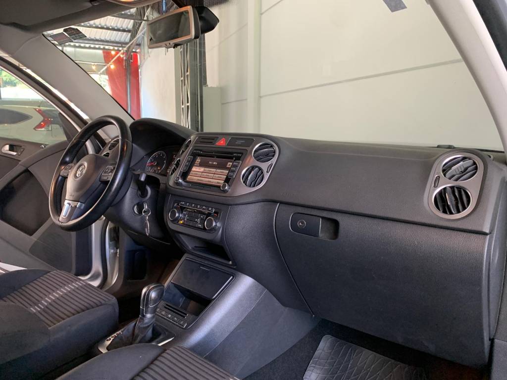 Volkswagen Tiguan 2.0 tsi    2011