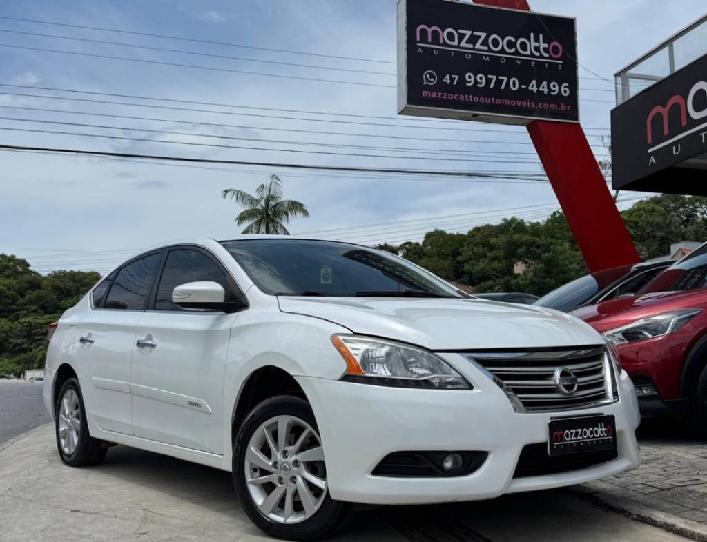 Nissan Sentra 2.0 16V    2015