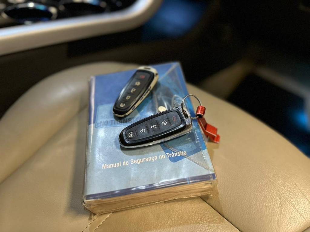 Ford Edge 3.5 limited awd aut.    2011