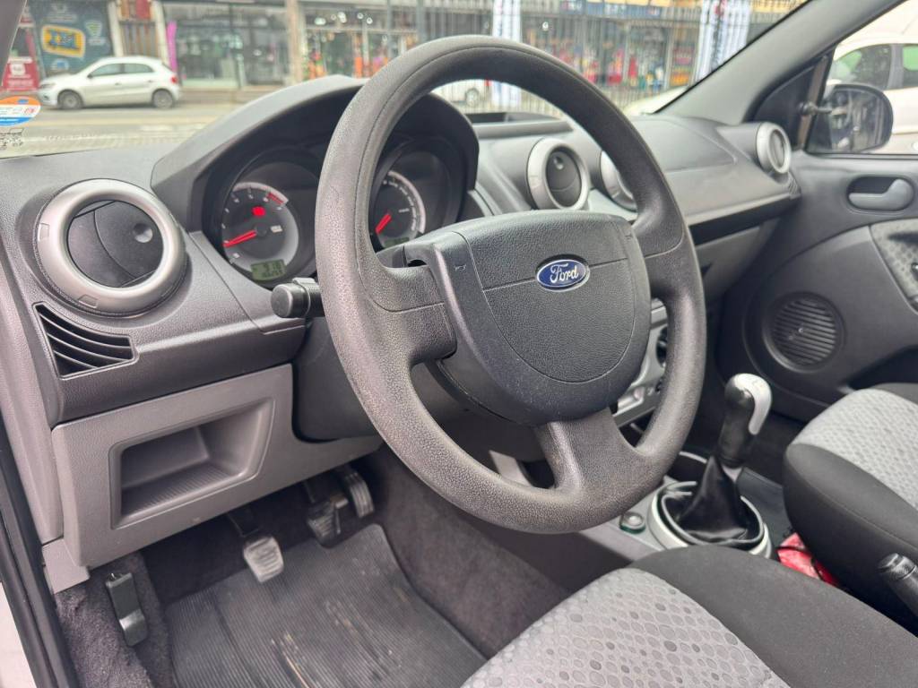 Ford Fiesta 1.6 8v flex/class 1.6 8v flex 5p    2013