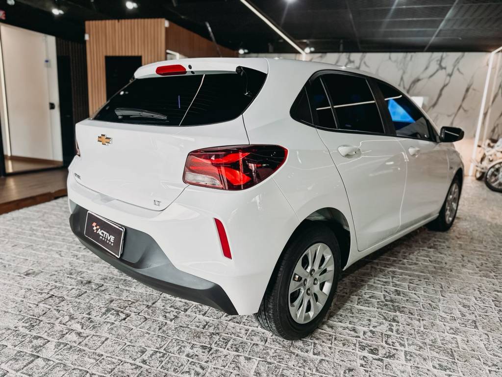 Chevrolet Onix 1.0 hatch lt flex mec. 12v    2023