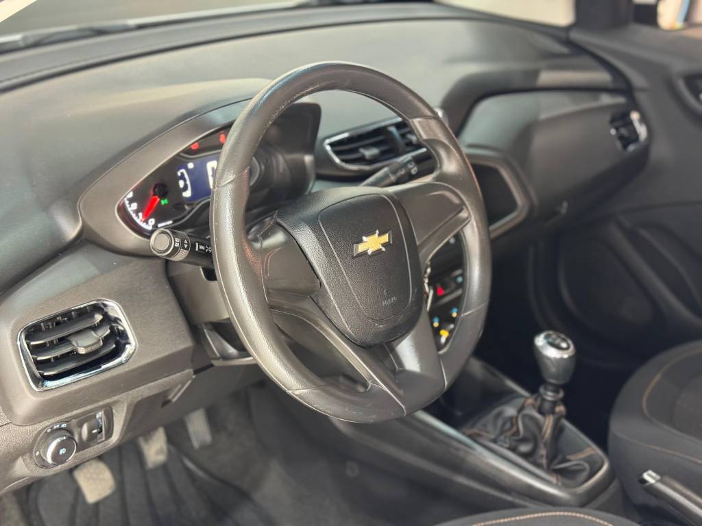 Chevrolet Onix 1.4 8v    2014