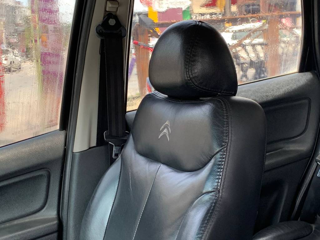 Citroën C3 1.4 glx sonora flex    2012