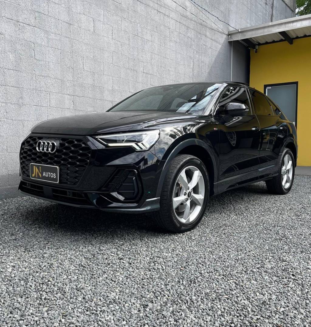 Audi Q3 SPB Perf. Black 2.0 TFSI Tipt. Quat.    2023