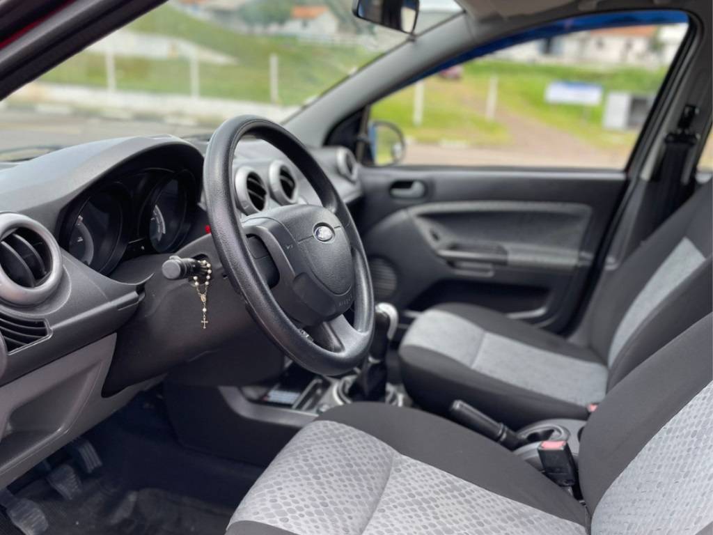 Ford Fiesta 1.0 rocam hatch 8v flex 4p manual    2014
