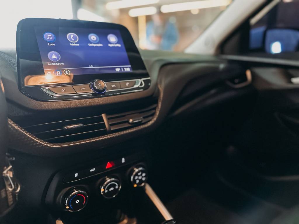 Chevrolet Onix 1.0 hatch lt flex mec. 12v    2023