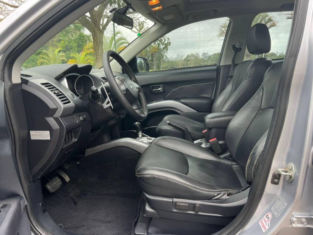 Mitsubishi Outlander 2.0 16v 160cv aut.    2012