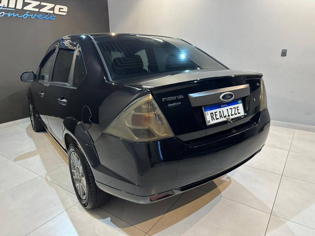 Ford Fiesta 1.6 sedan se flex    2011