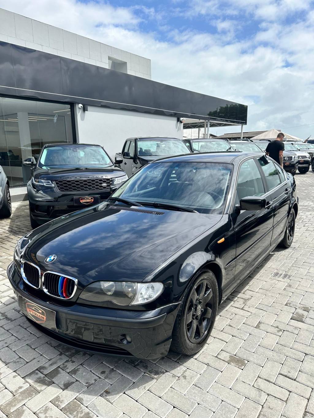 BMW 320i 320iA    2002