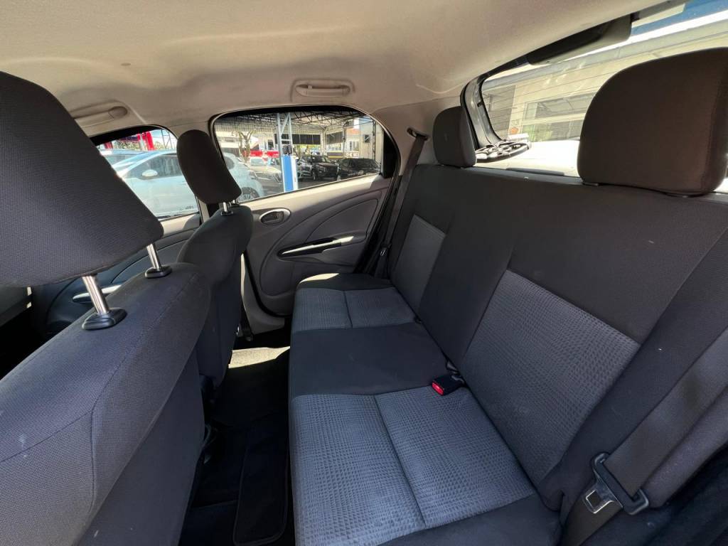 Toyota Etios 1.3 8V    2013