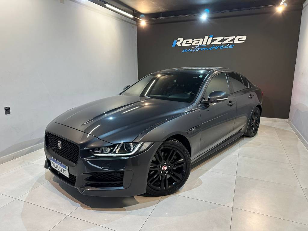 Jaguar XE 2.0    2017