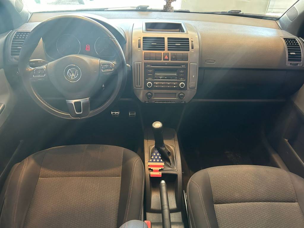 Volkswagen Polo 1.6 sportline mi total flex 8v    2014