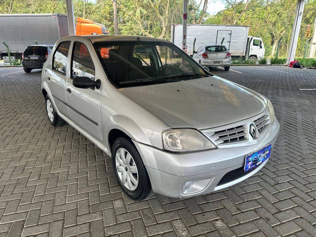 Renault Logan     2009