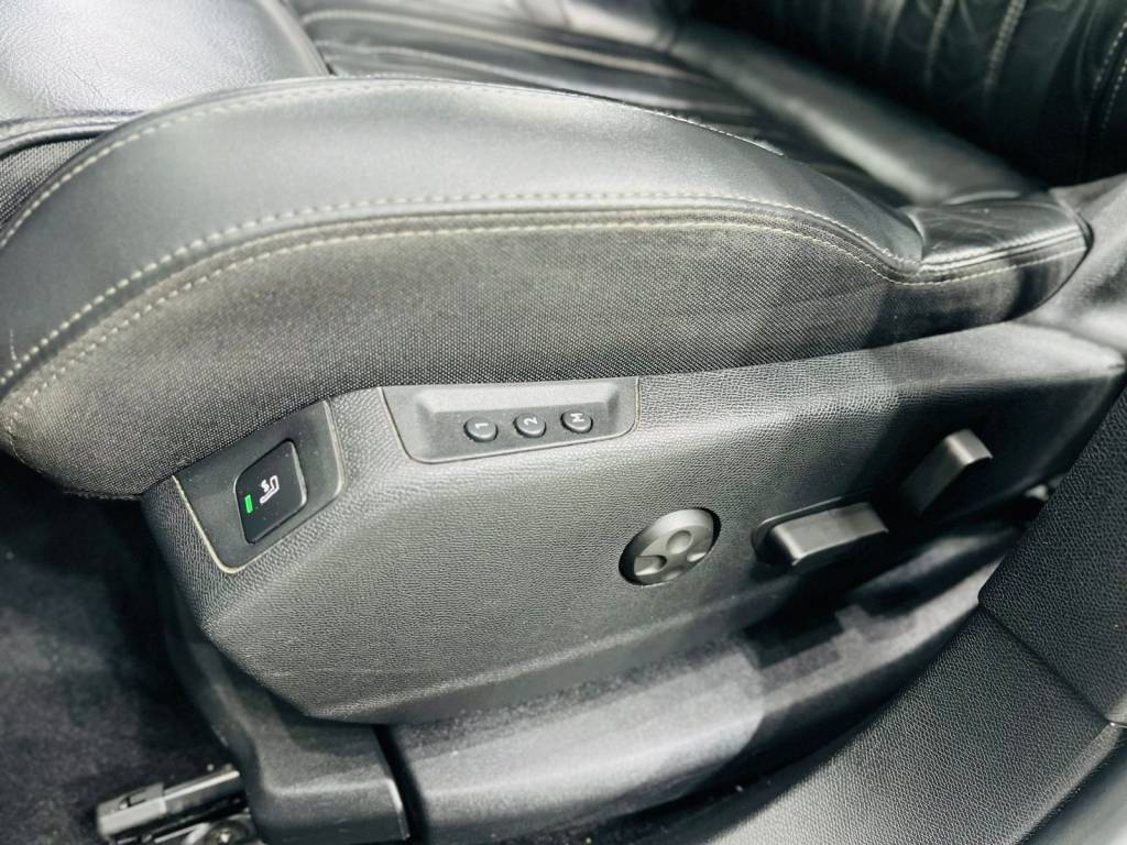 Peugeot 3008 1.6 16v    2020