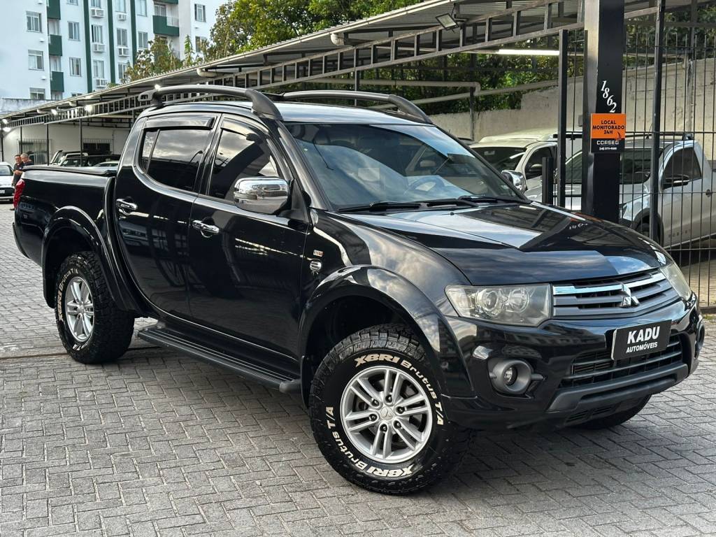 Mitsubishi L200 Triton hpe cd tb int. diesel aut.    2015