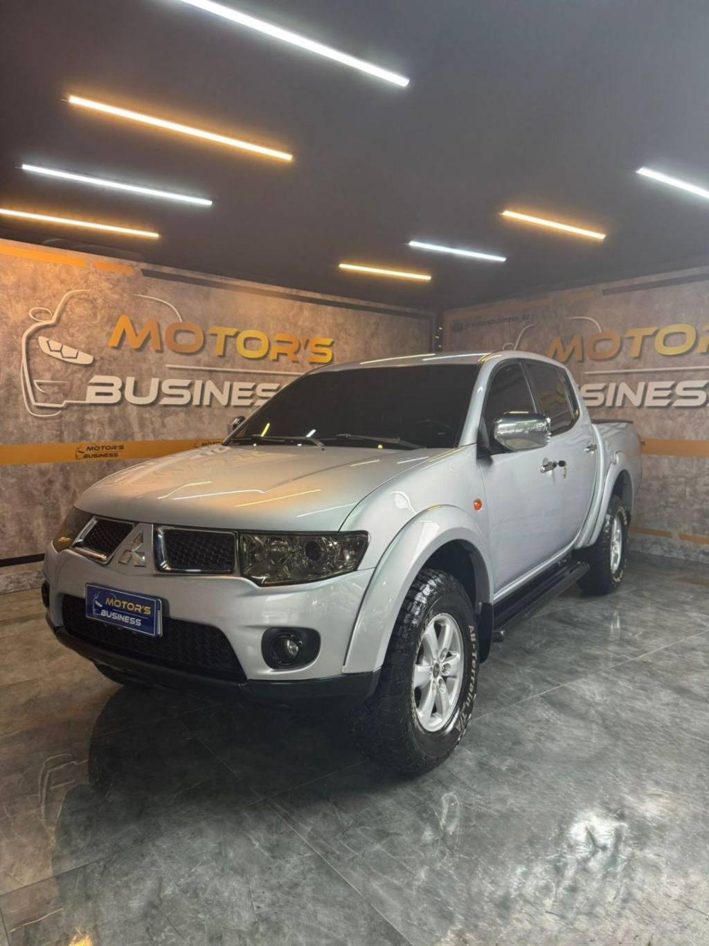 Mitsubishi L200 MC/ 3.2 D    2013