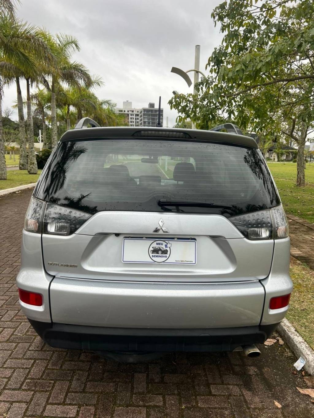 Mitsubishi Outlander 2.0 16v 160cv aut.    2012