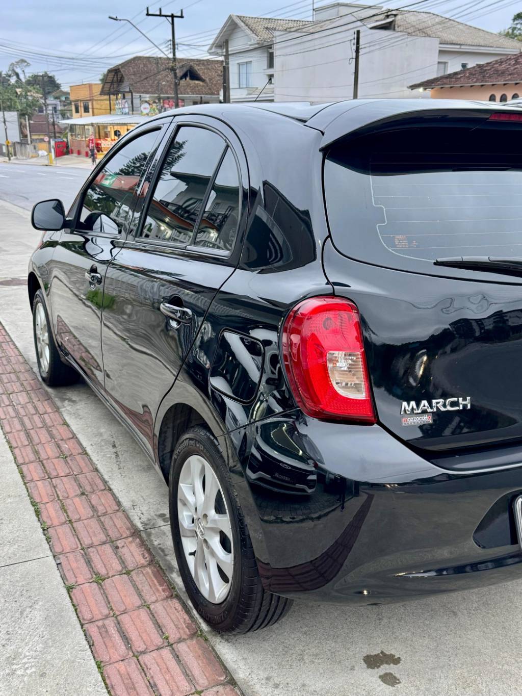 Nissan March 1.0 12v    2018