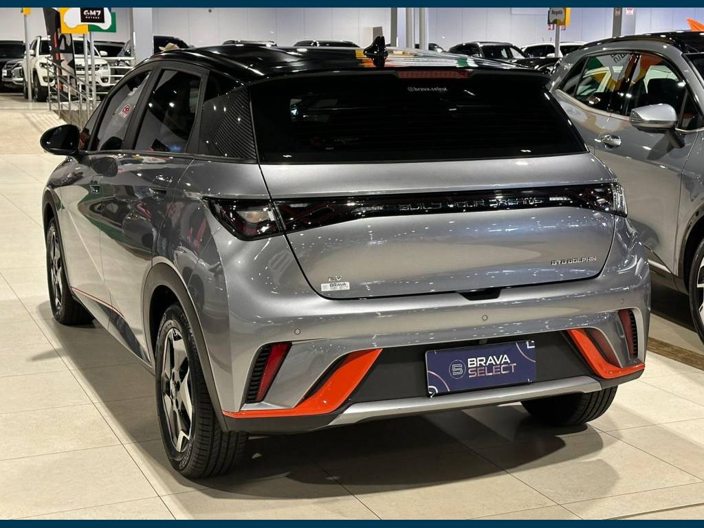 BYD Dolphin EV (elétrico)    2024