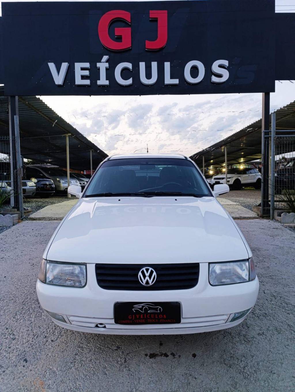 Volkswagen Santana sedan    2004