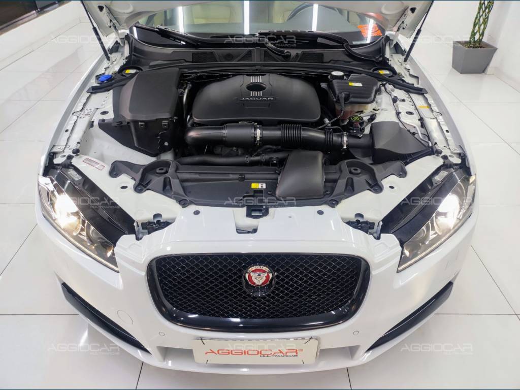 Jaguar XF     2015