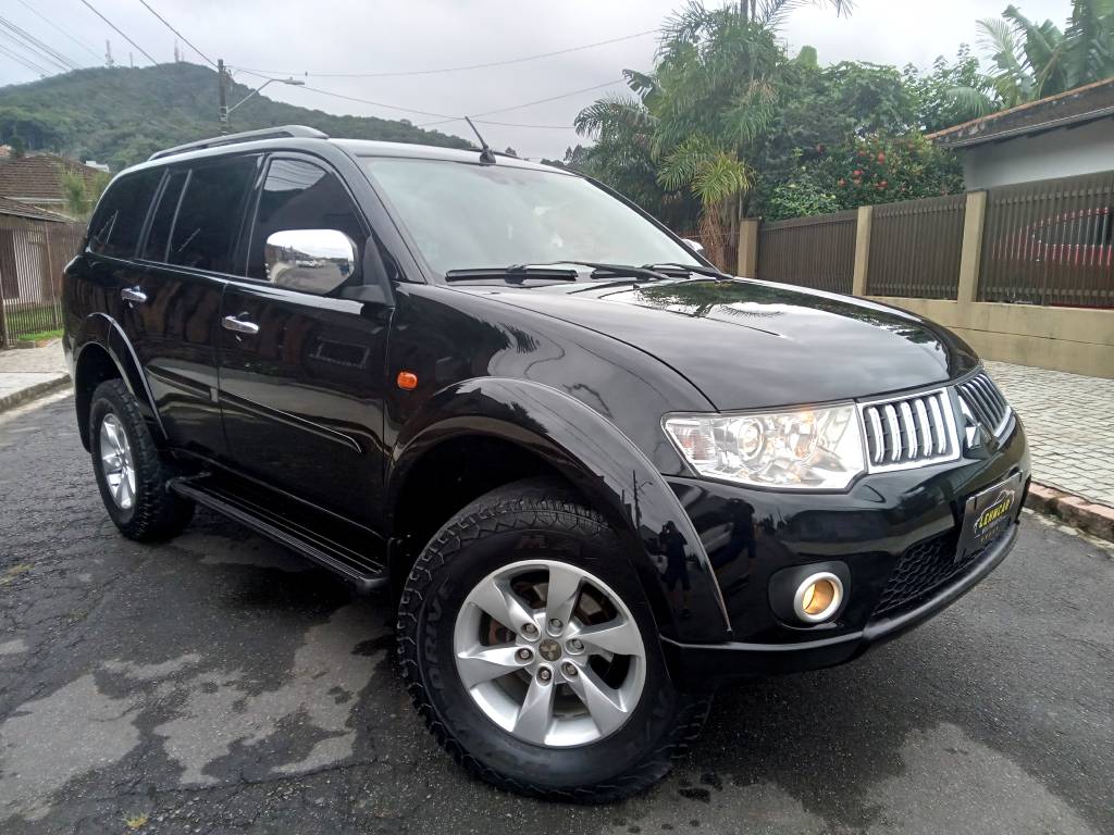 Mitsubishi Pajero 3.2 16V    2012