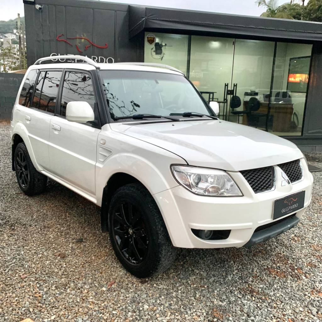 Mitsubishi Pajero 2.0 16V    2012