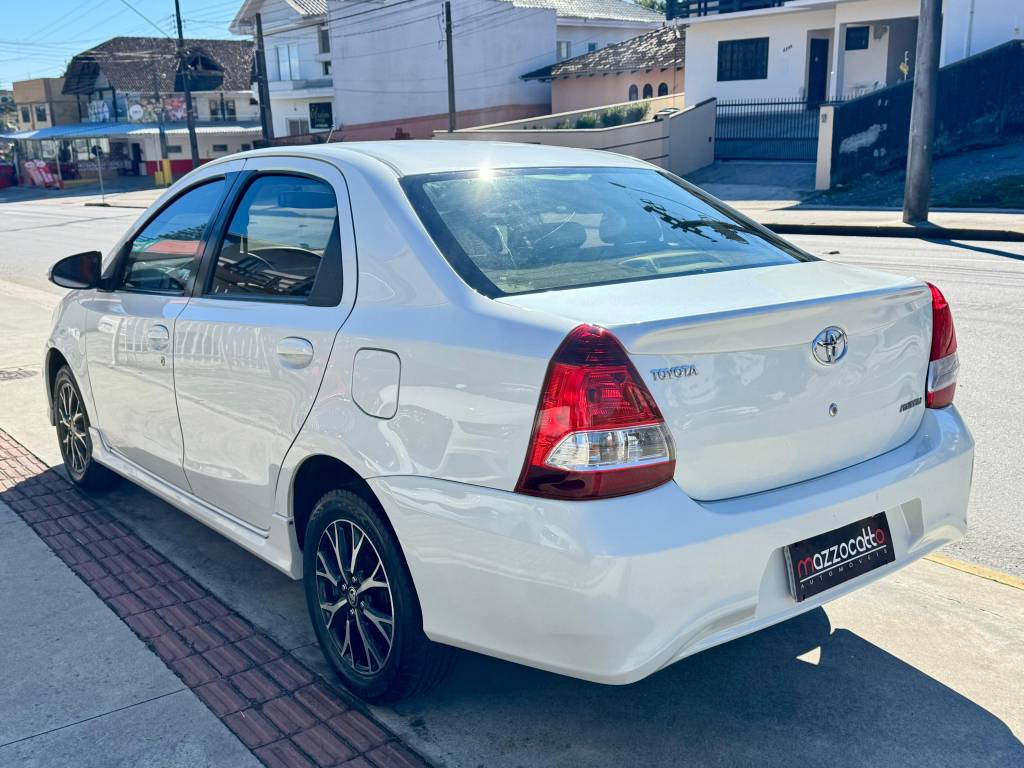 Toyota Etios 1.5 16v    2017
